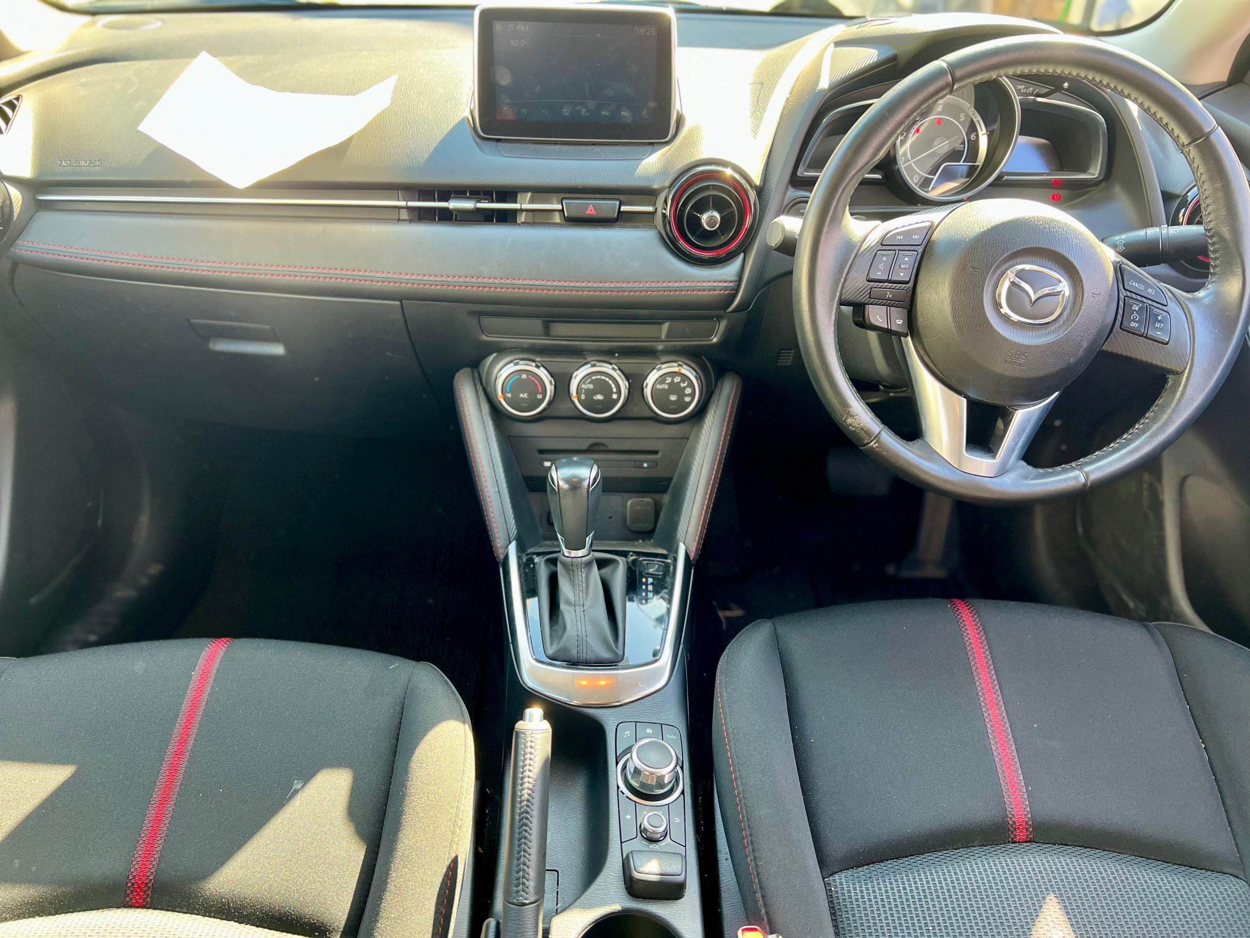 
								Mazda Demio 2016 cheio									