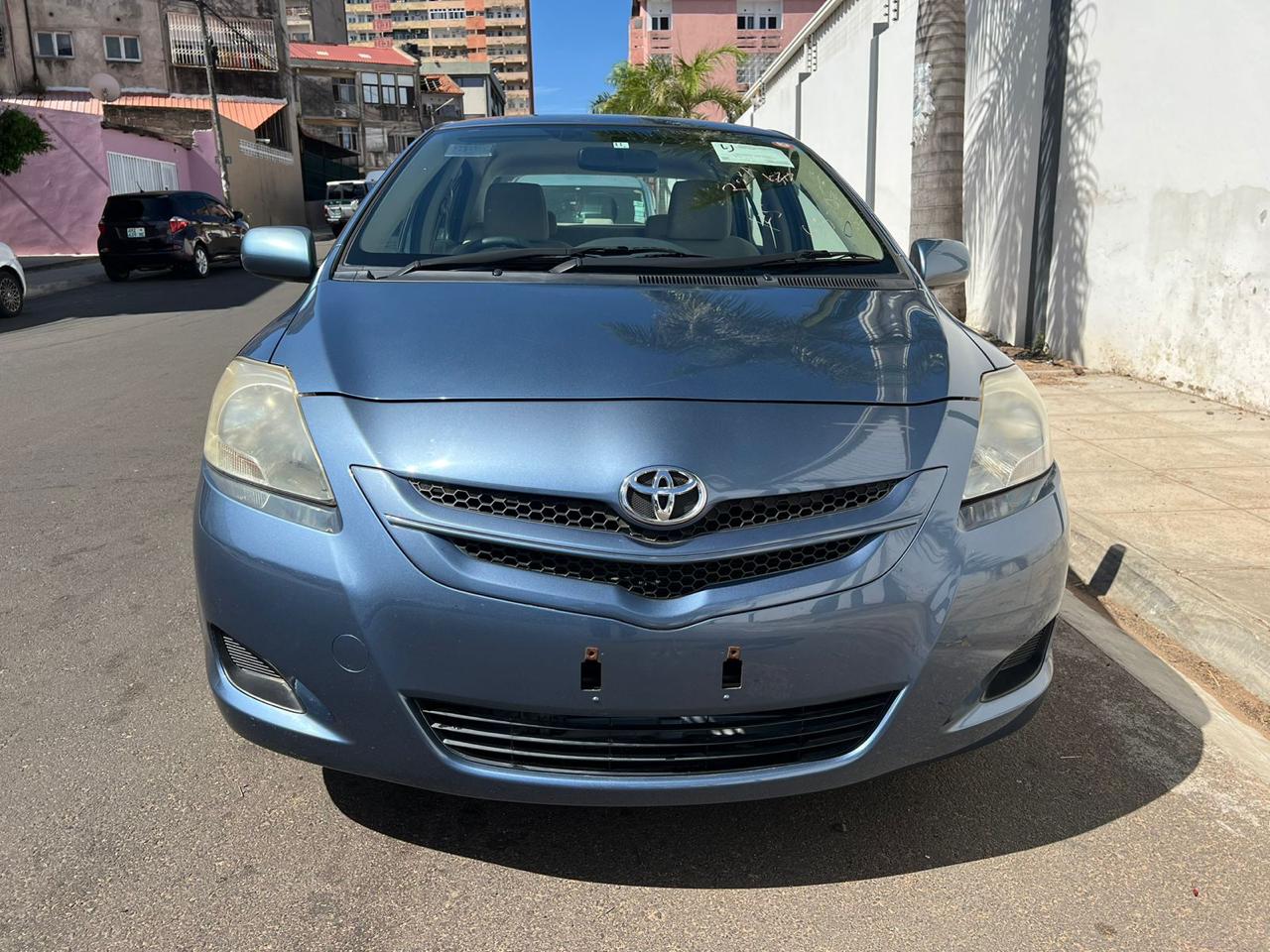 
								Toyota Belta 2006 cheio									