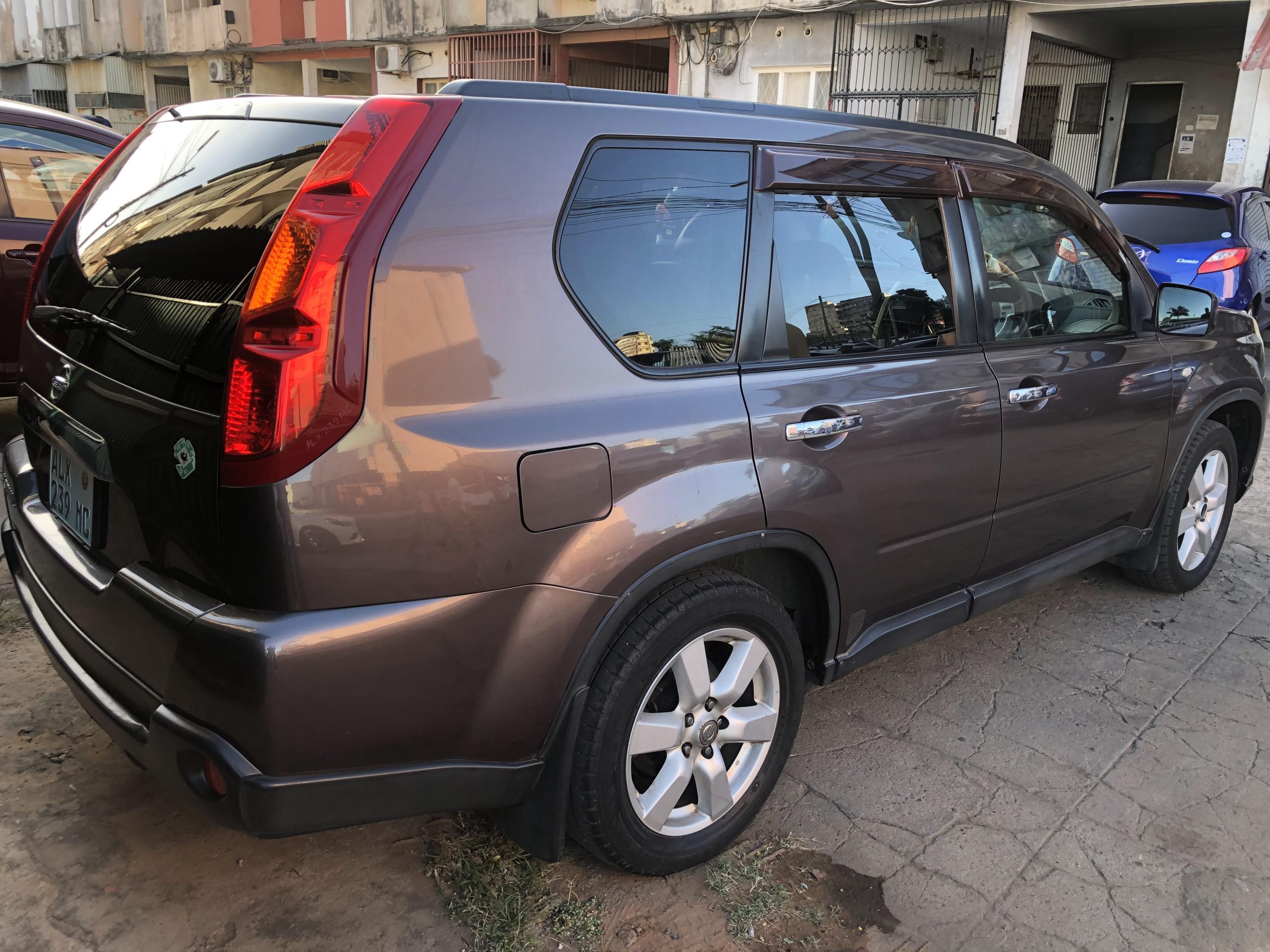 
								Nissan X-Trail 2009 cheio									