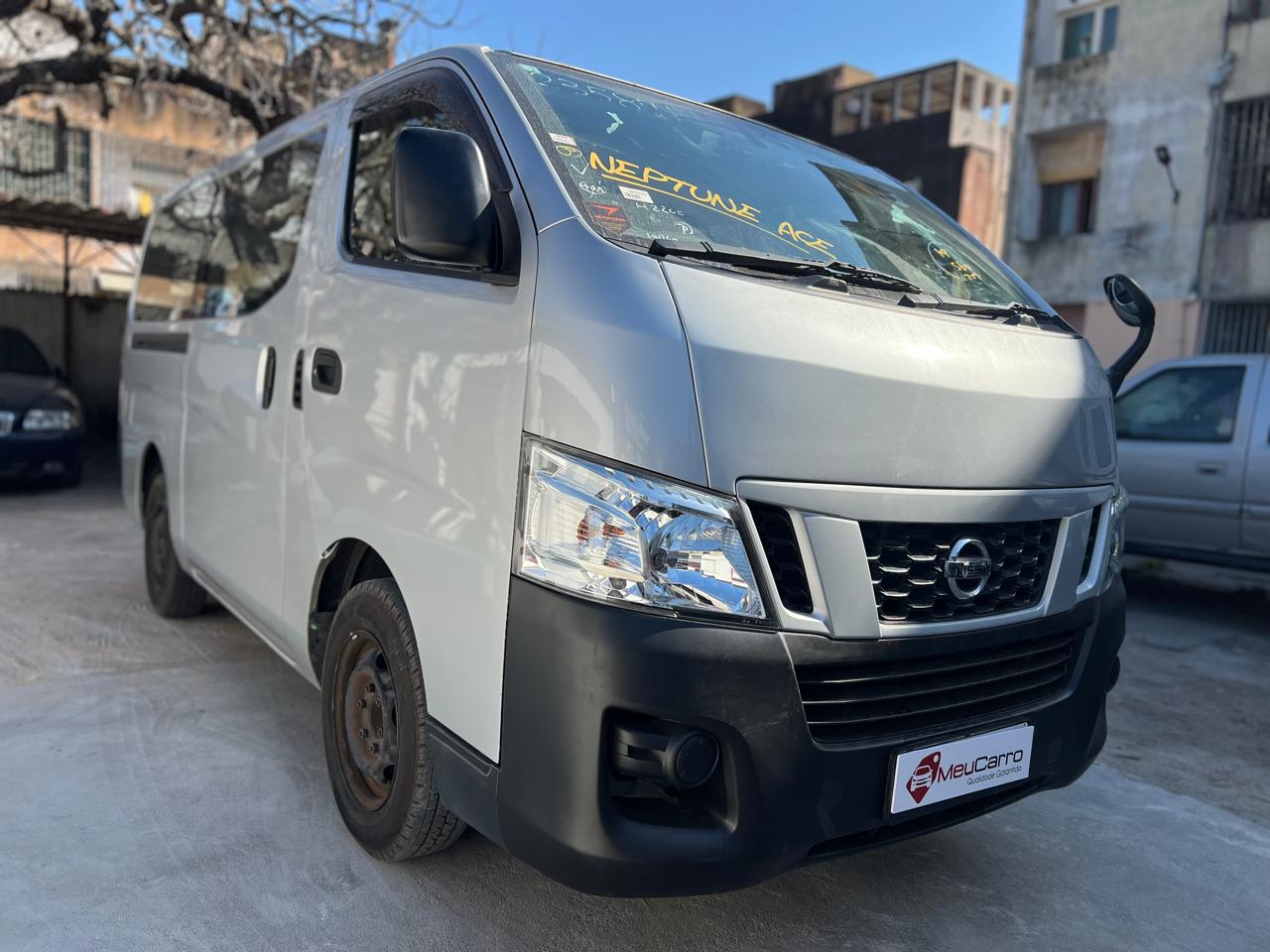 
								Nissan NV350 Caravan 2009 cheio									