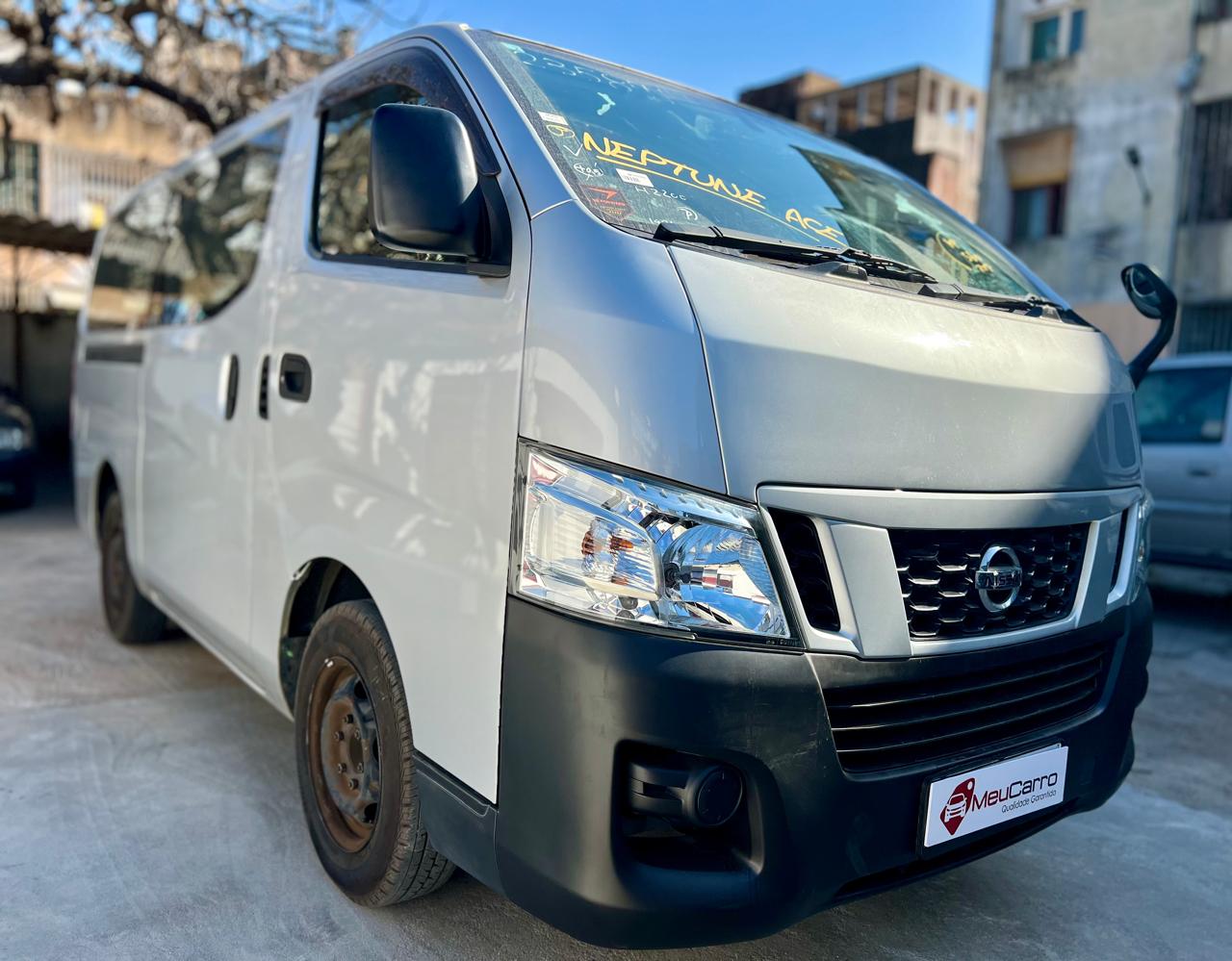 
								Nissan NV350 Caravan 2009 cheio									