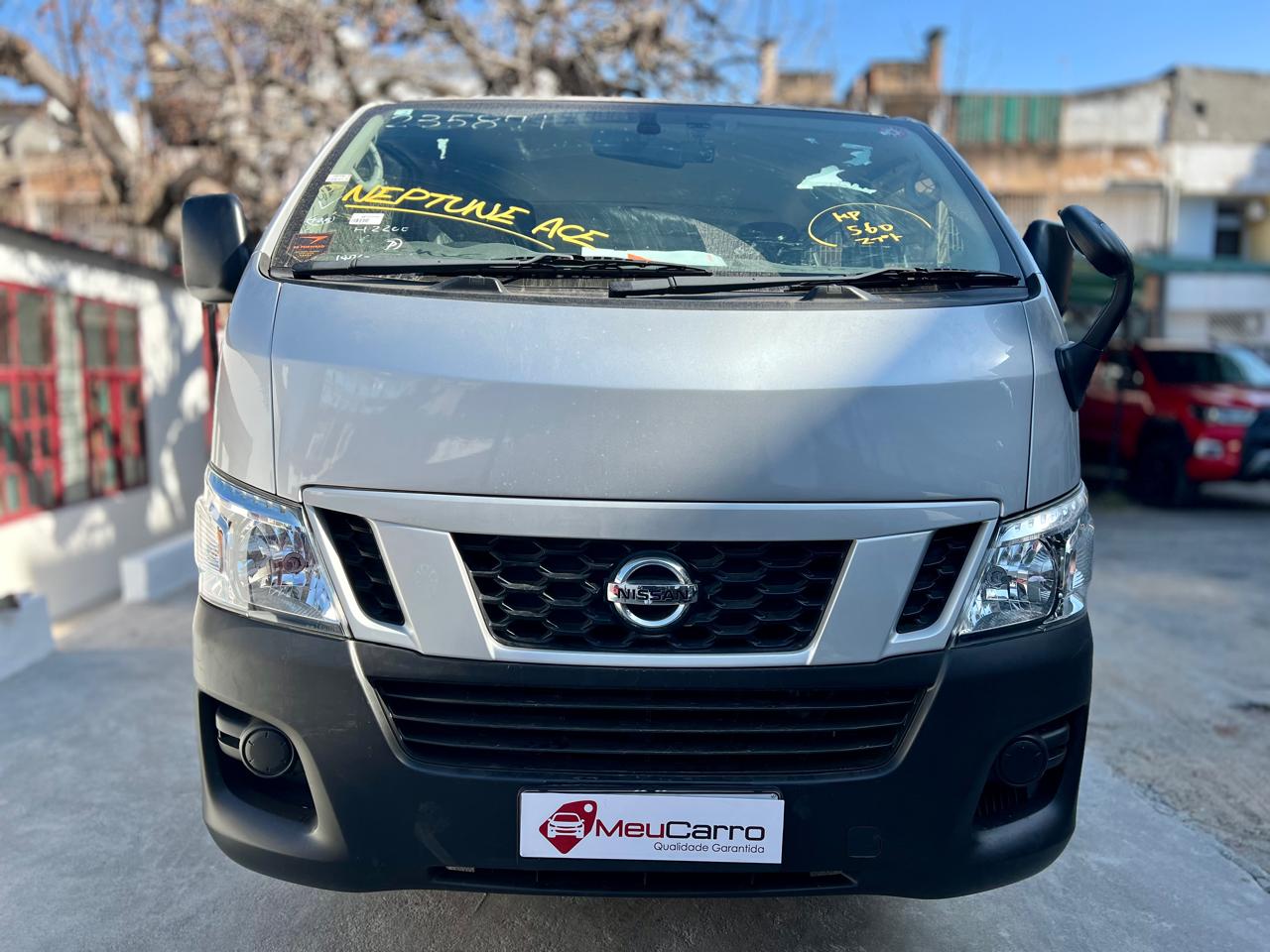 
								Nissan NV350 Caravan 2009 cheio									