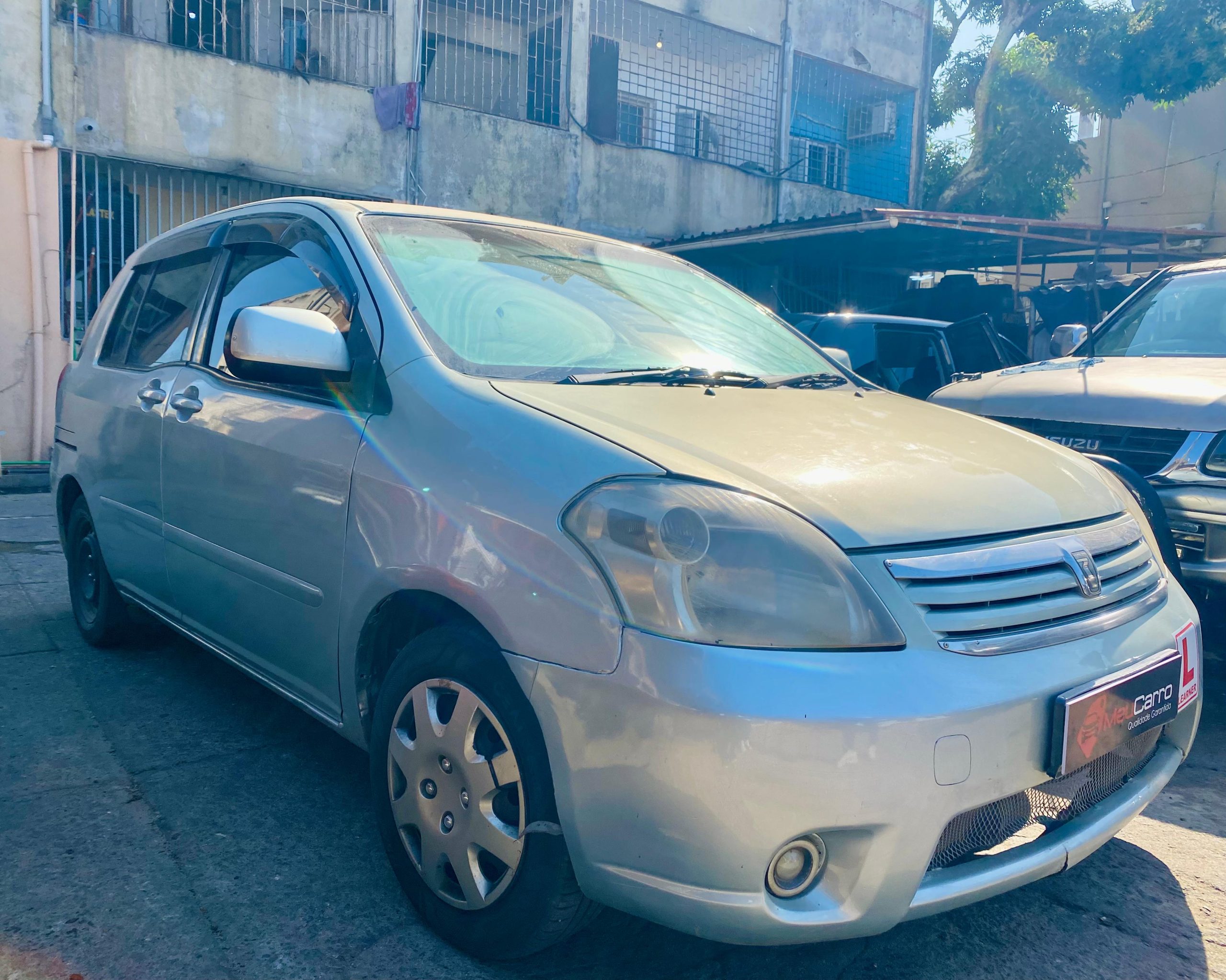 
								Toyota Raum 2004 cheio									
