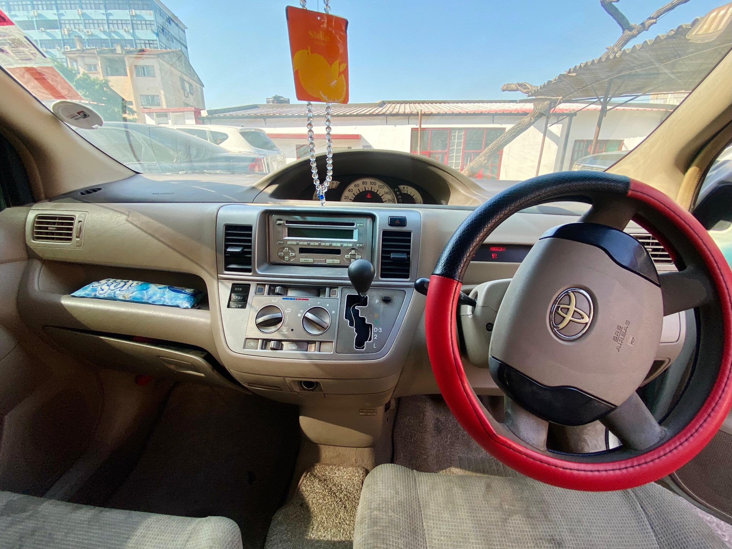 
								Toyota Raum 2004 cheio									