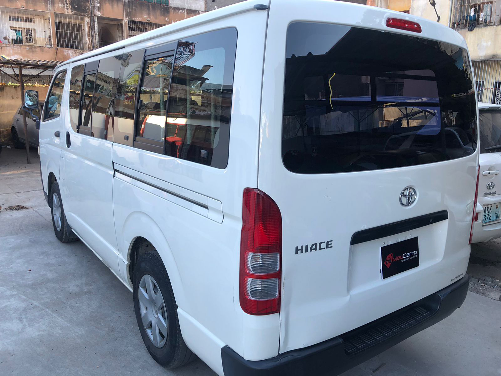 
								Toyota HiAce 2007 cheio									
