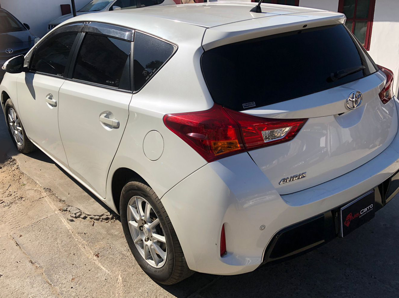 
								Toyota Auris 2012 cheio									