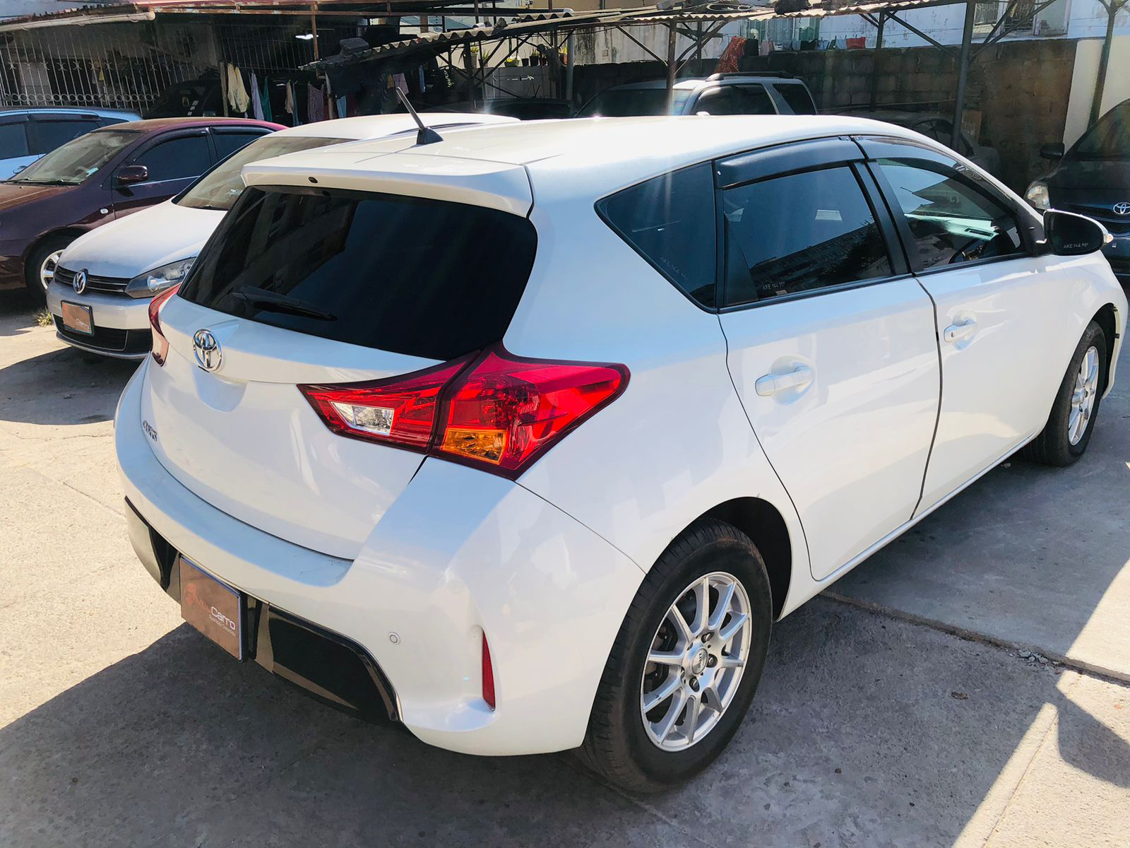 
								Toyota Auris 2012 cheio									
