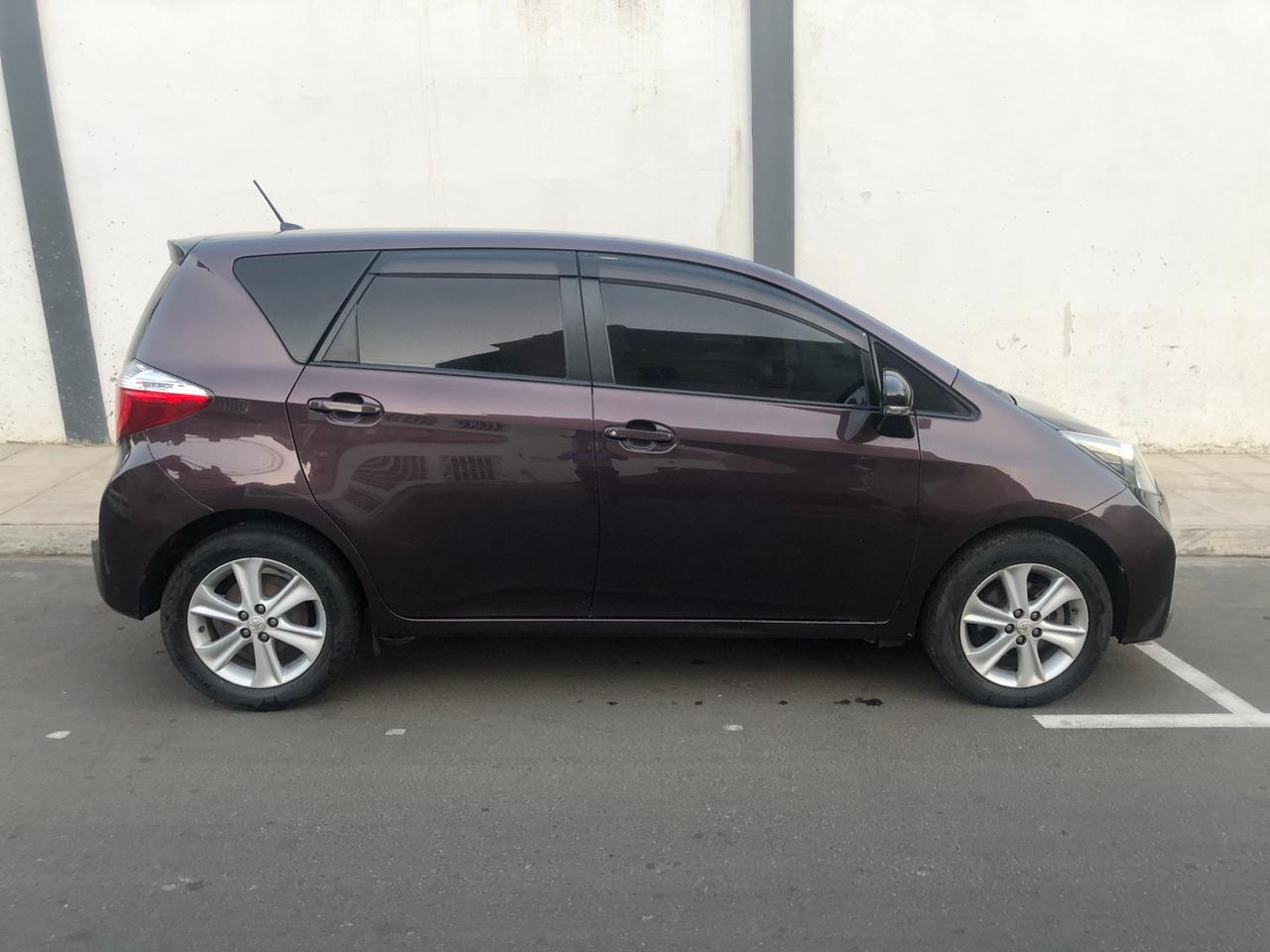 
								Toyota Ractis 2012 cheio									