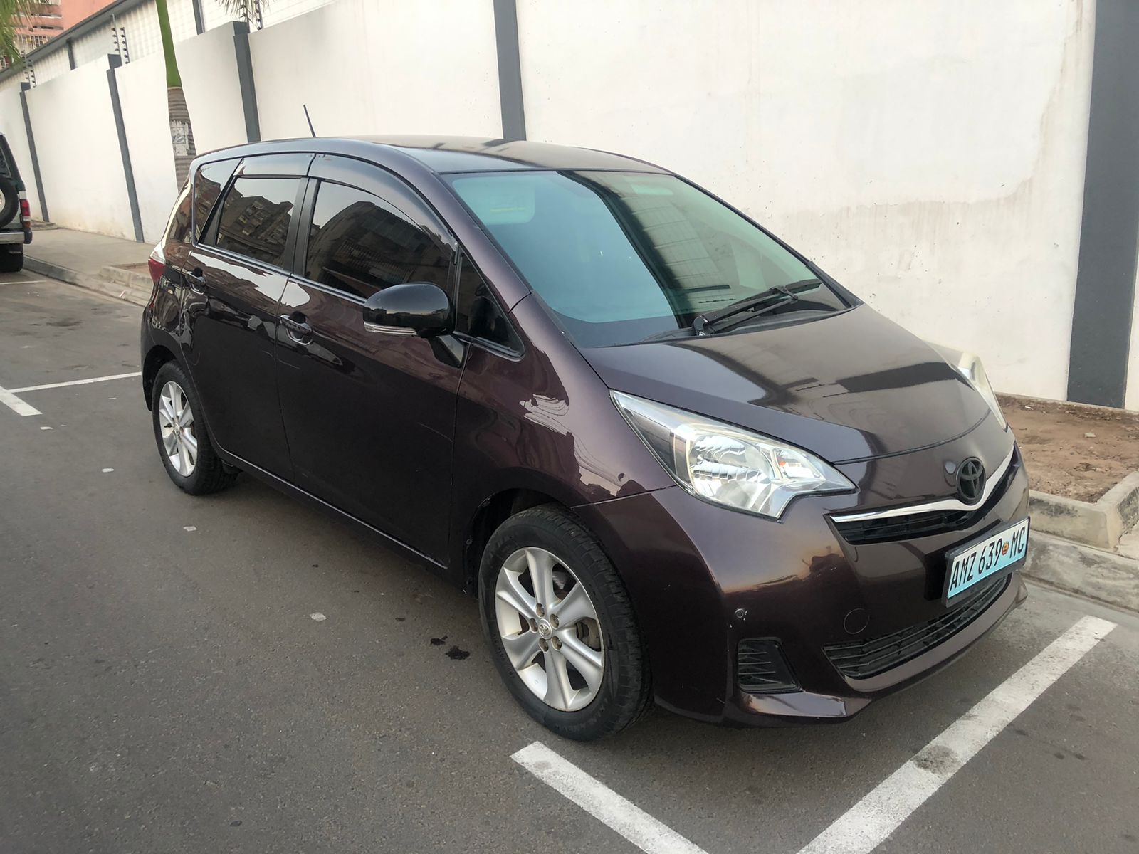 
								Toyota Ractis 2012 cheio									