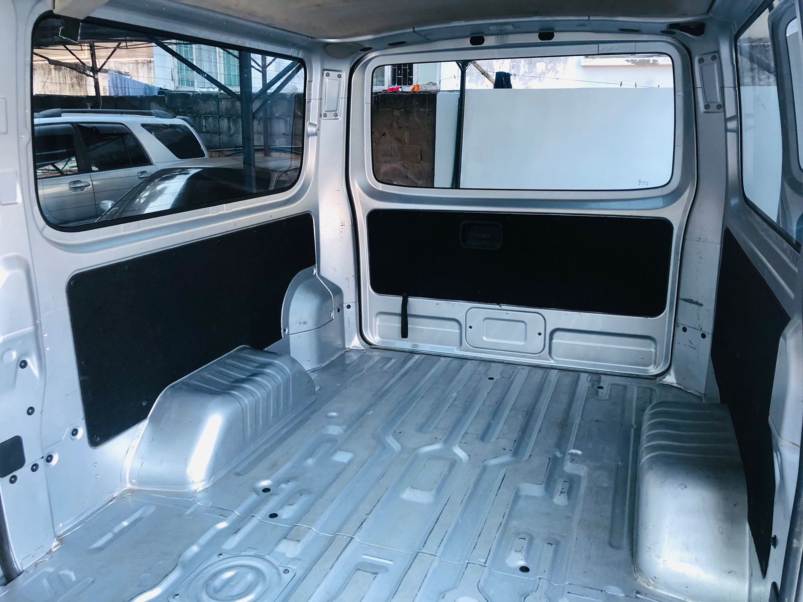 Nissan NV350 Caravan 2014 full