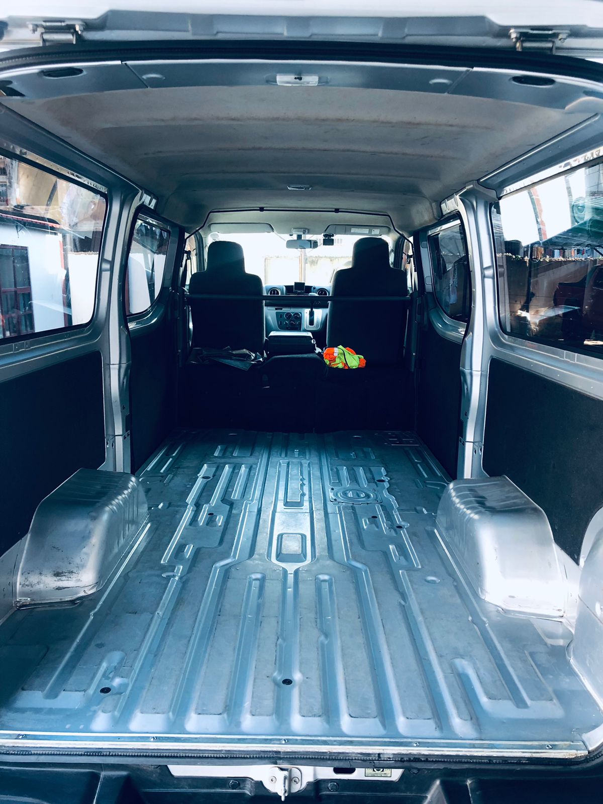 Nissan NV350 Caravan 2014 full