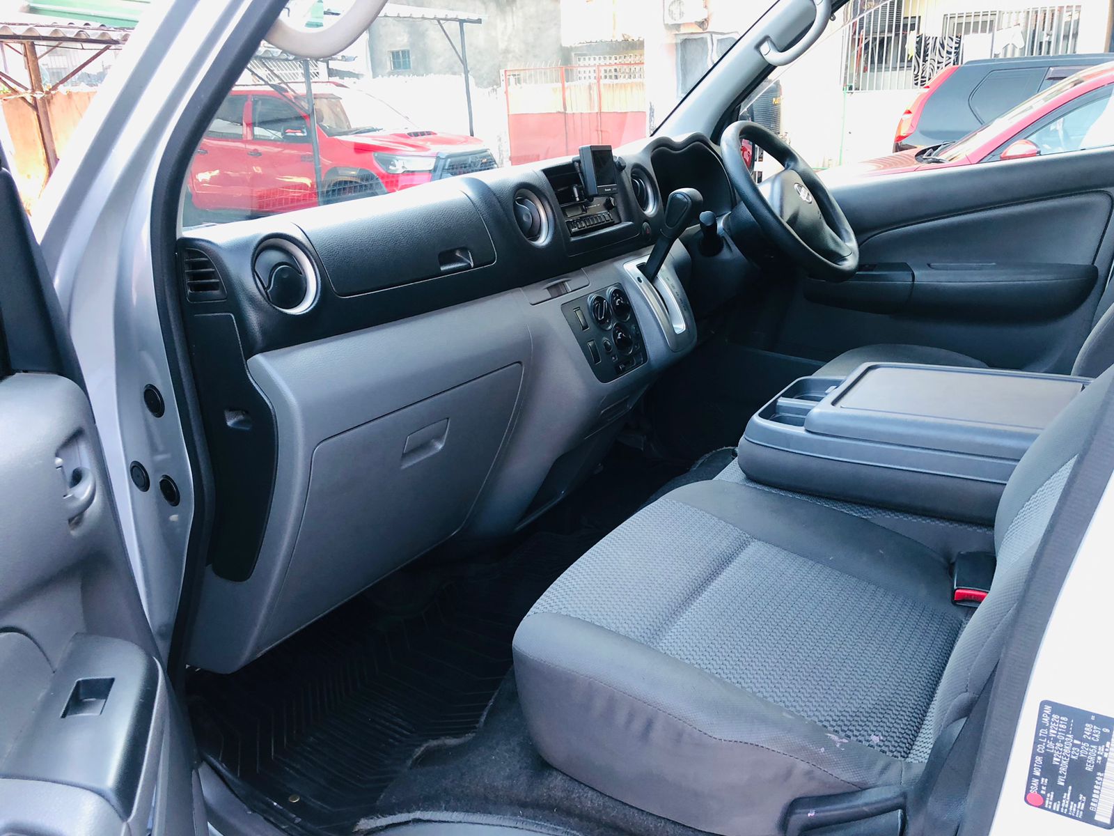 Nissan NV350 Caravan 2014 full