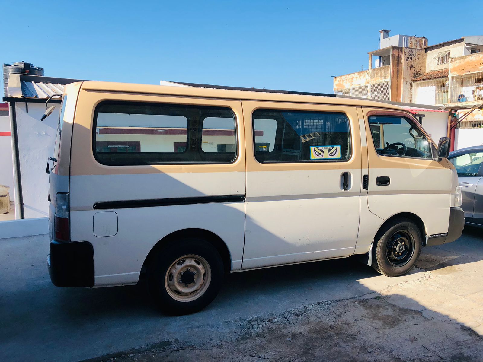 
								Nissan Caravana 2004 cheio									