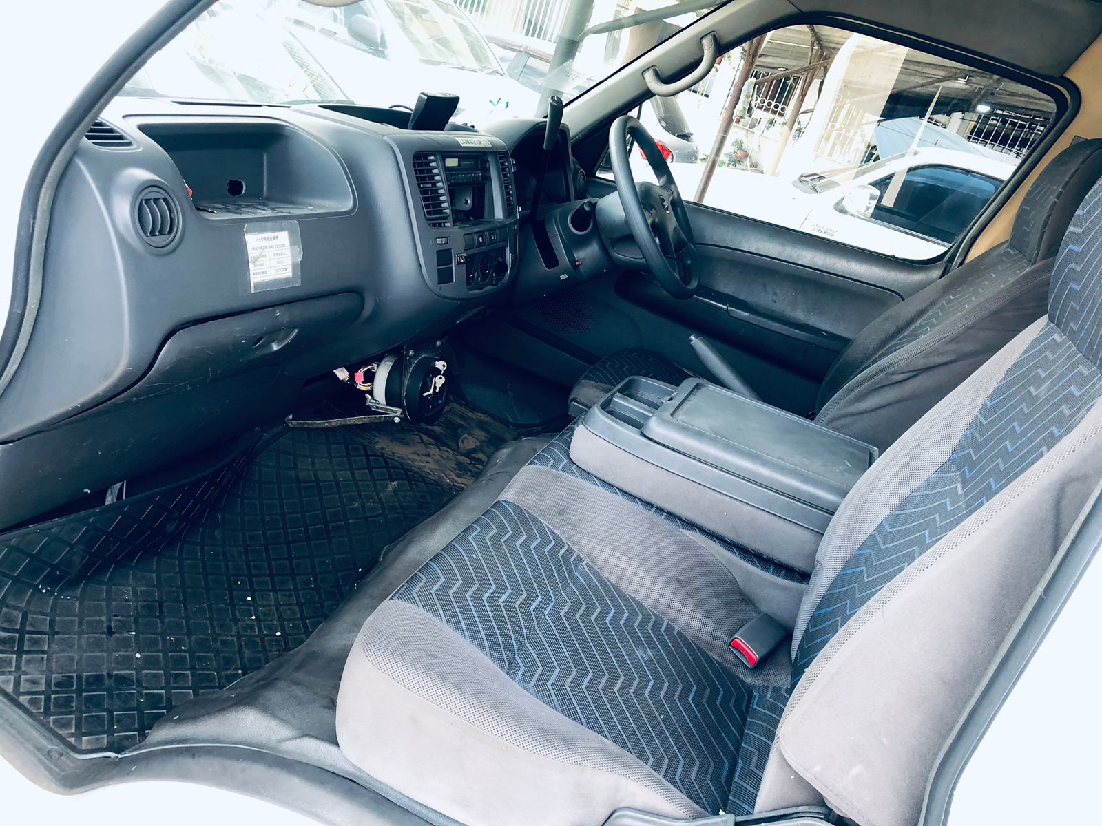 
								Nissan Caravana 2004 cheio									