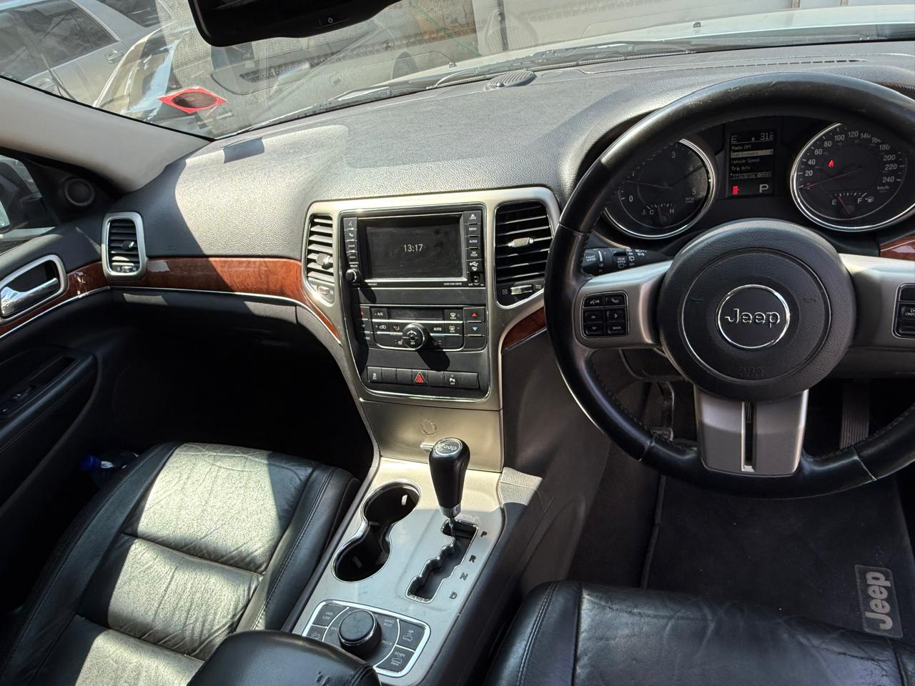 
								Jeep Grand Cherokee 2013 cheio									