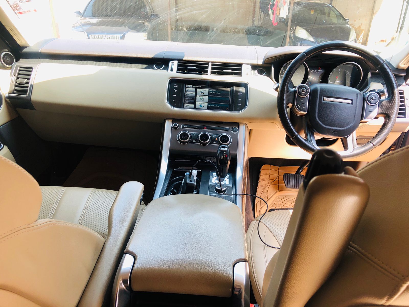 
								Land Rover Range Rover Sport 2018 cheio									