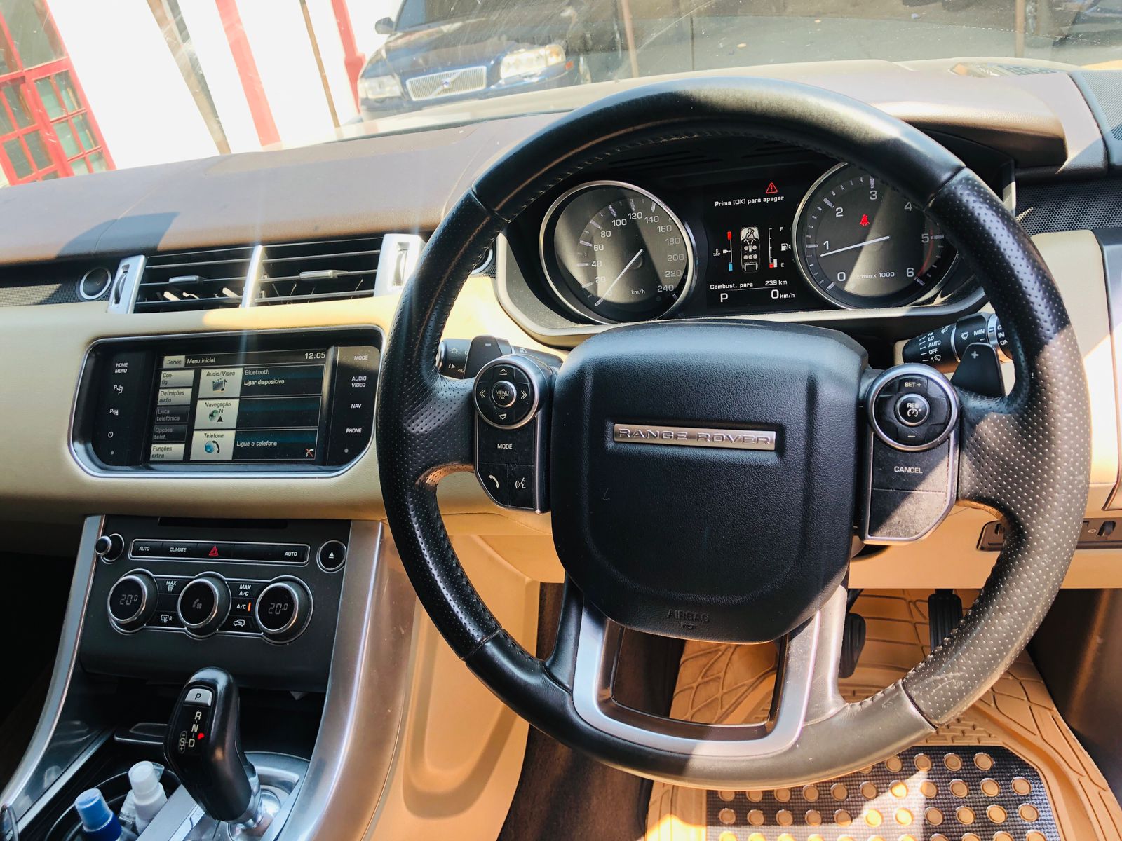 
								Land Rover Range Rover Sport 2018 cheio									