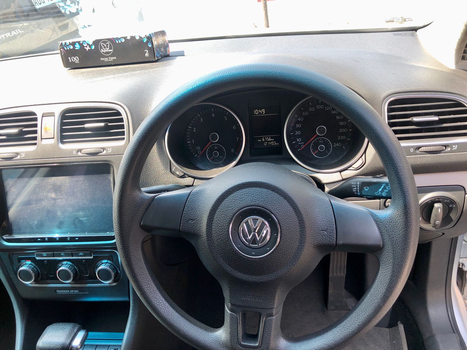 
								Volkswagen Golf 2010 cheio									