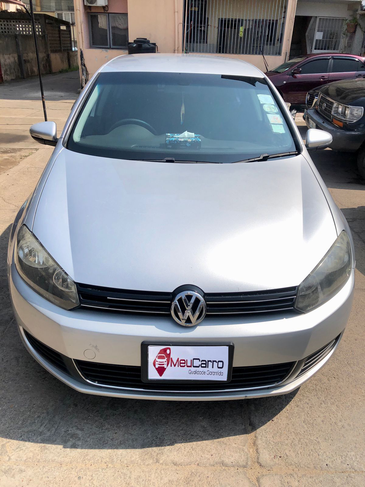 
								Volkswagen Golf 2010 cheio									