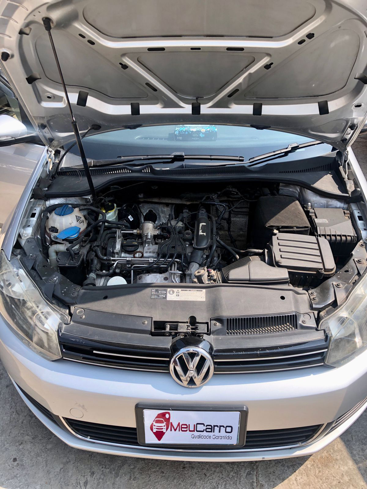 
								Volkswagen Golf 2010 cheio									