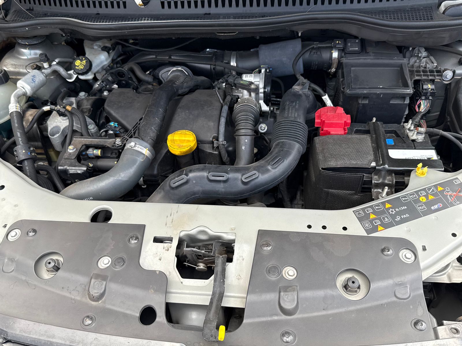 
								Mercedes-Benz Kompressor C180 2007 cheio									