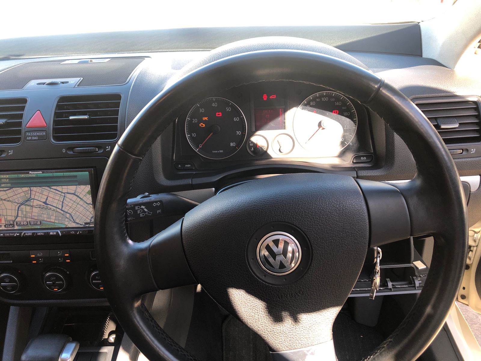 
								Volkswagen Golf TSI 2010 cheio									