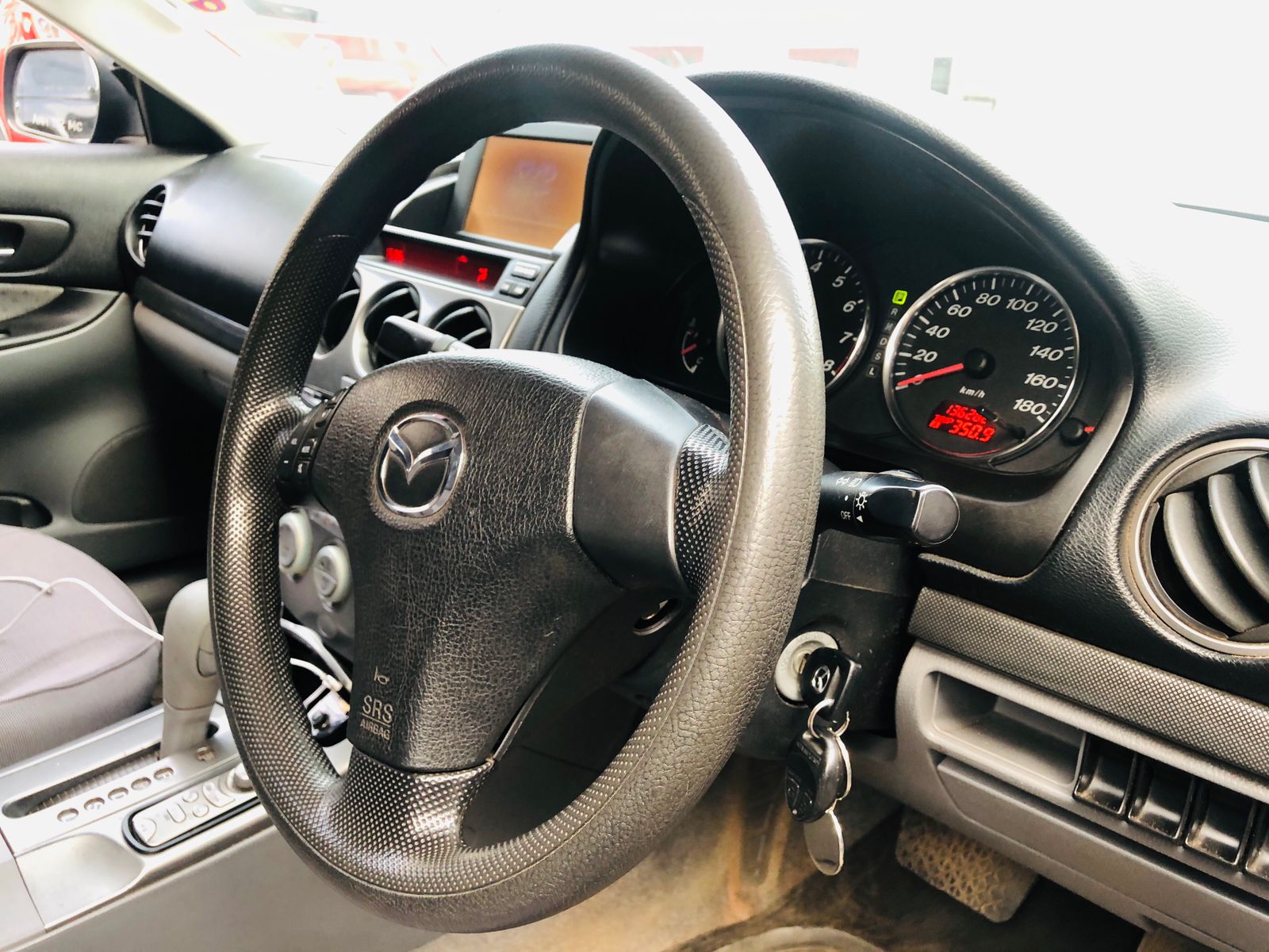 
								Mazda Atenza 2005 cheio									