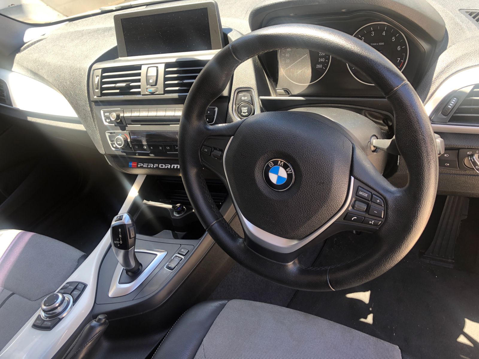 
								BMW 116I 2012 cheio									