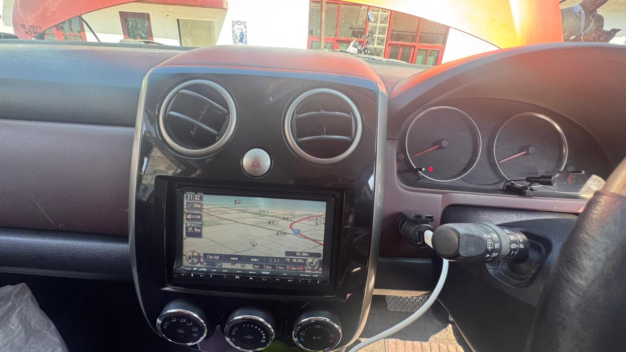 
								Mazda Verisa 2009 cheio									