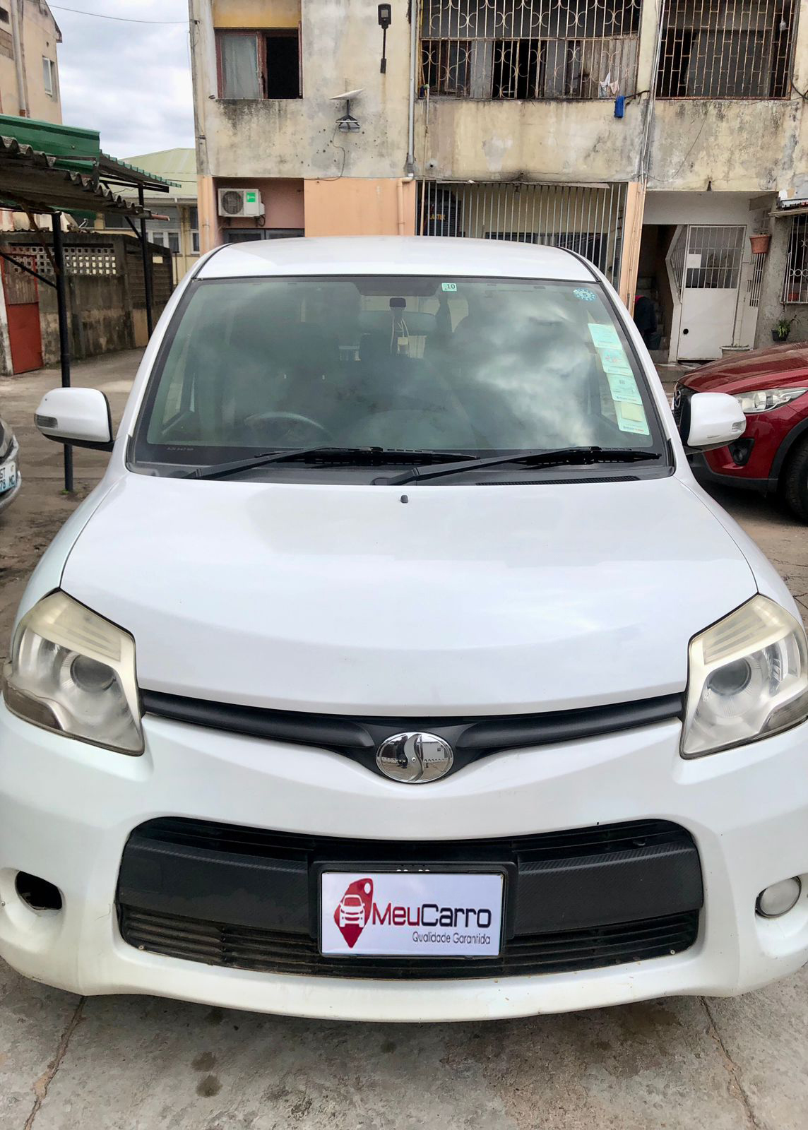 
								Toyota sienta 2013 cheio									