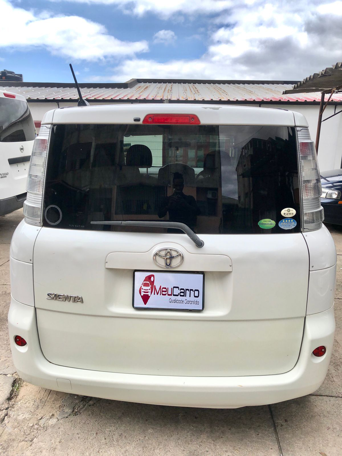 
								Toyota sienta 2013 cheio									